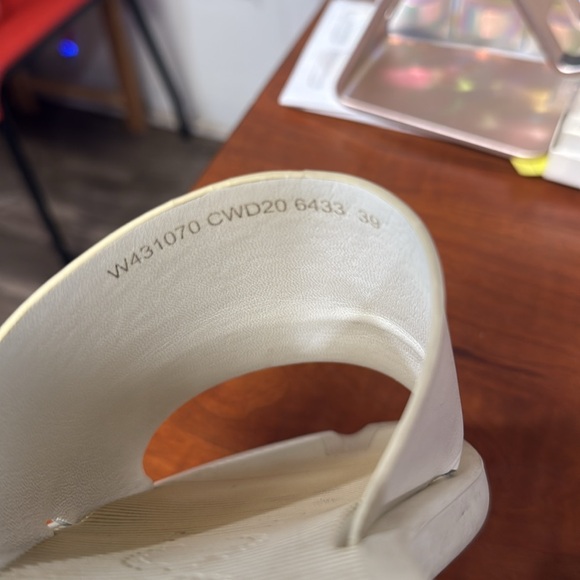 Gucci Slides - Picture 3 of 9